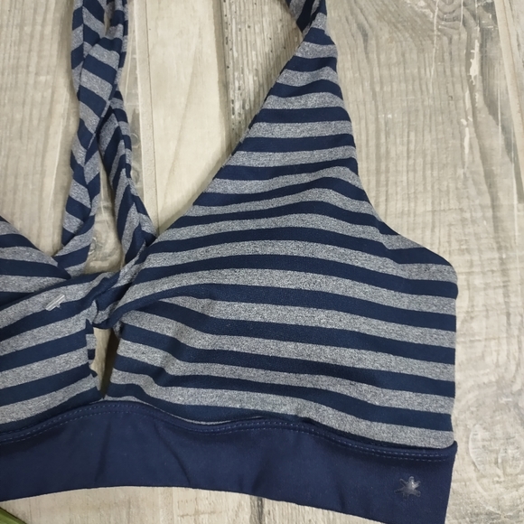 Splendid Twist Large Striped Sports Bra e - Picture 7 of 7